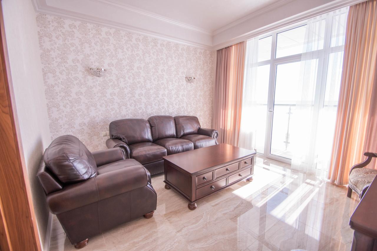 Hotel Cheluskintsev Gagra Extérieur photo